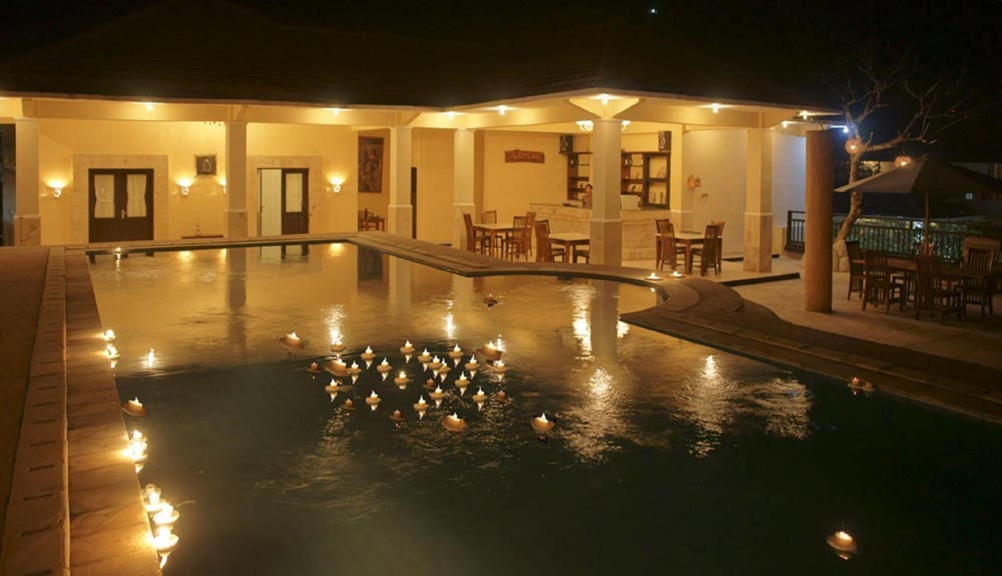 Oyo 2334 Melka Excelsior Hotel Singaraja Exterior foto